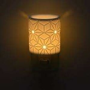 Scentsy Salerno Mini Warmer Ceramic Plug In Fragrance Wax Warmer White New